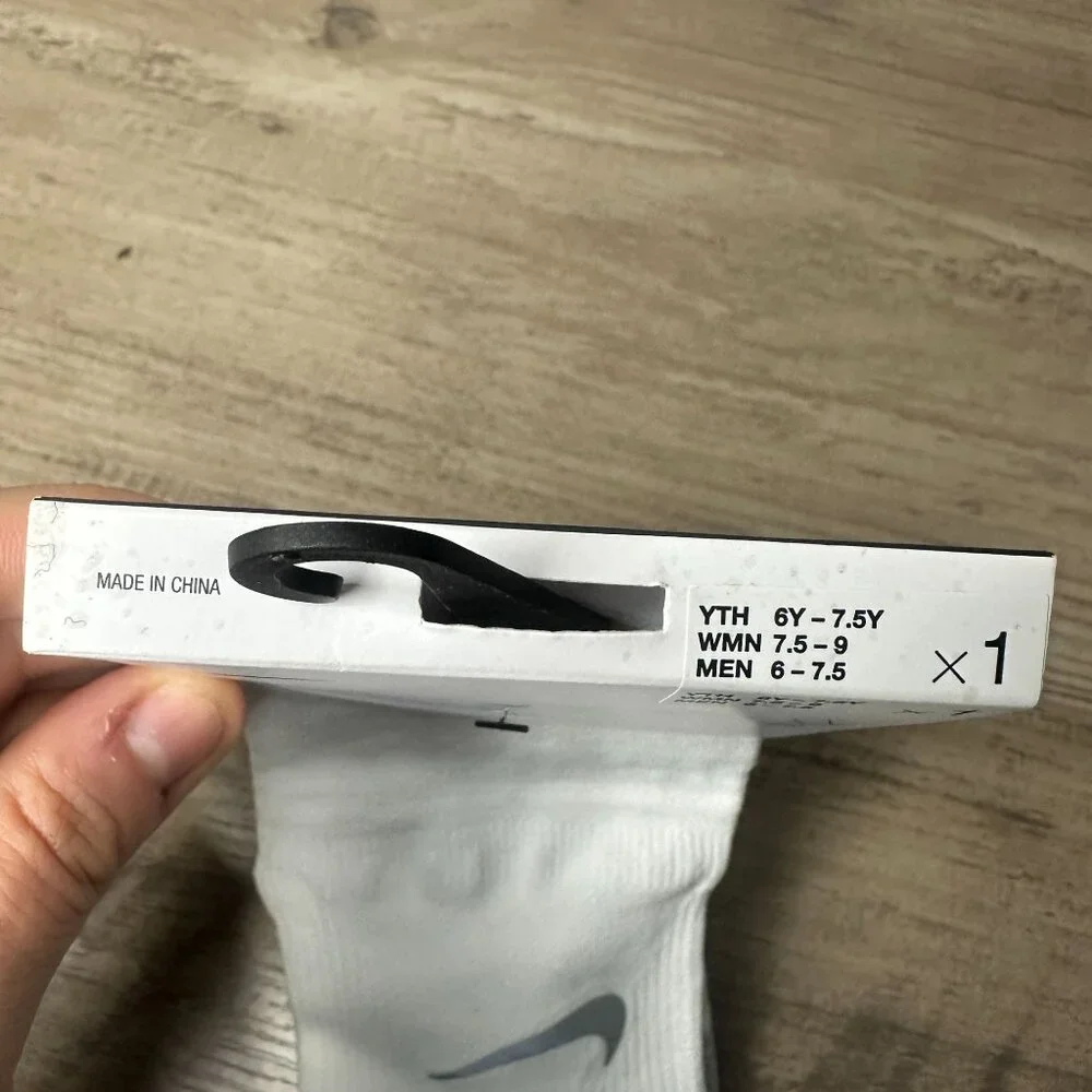NWT Nike Unisex Spark Dri-FIT Lightweight Running Ankle Socks White Size Small - Picture 4 of 10